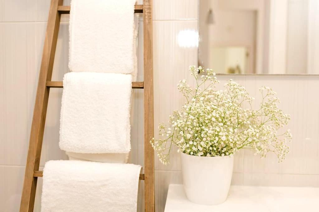 Sapadores - 2 Bedrooms Boho Chic Lisbon
