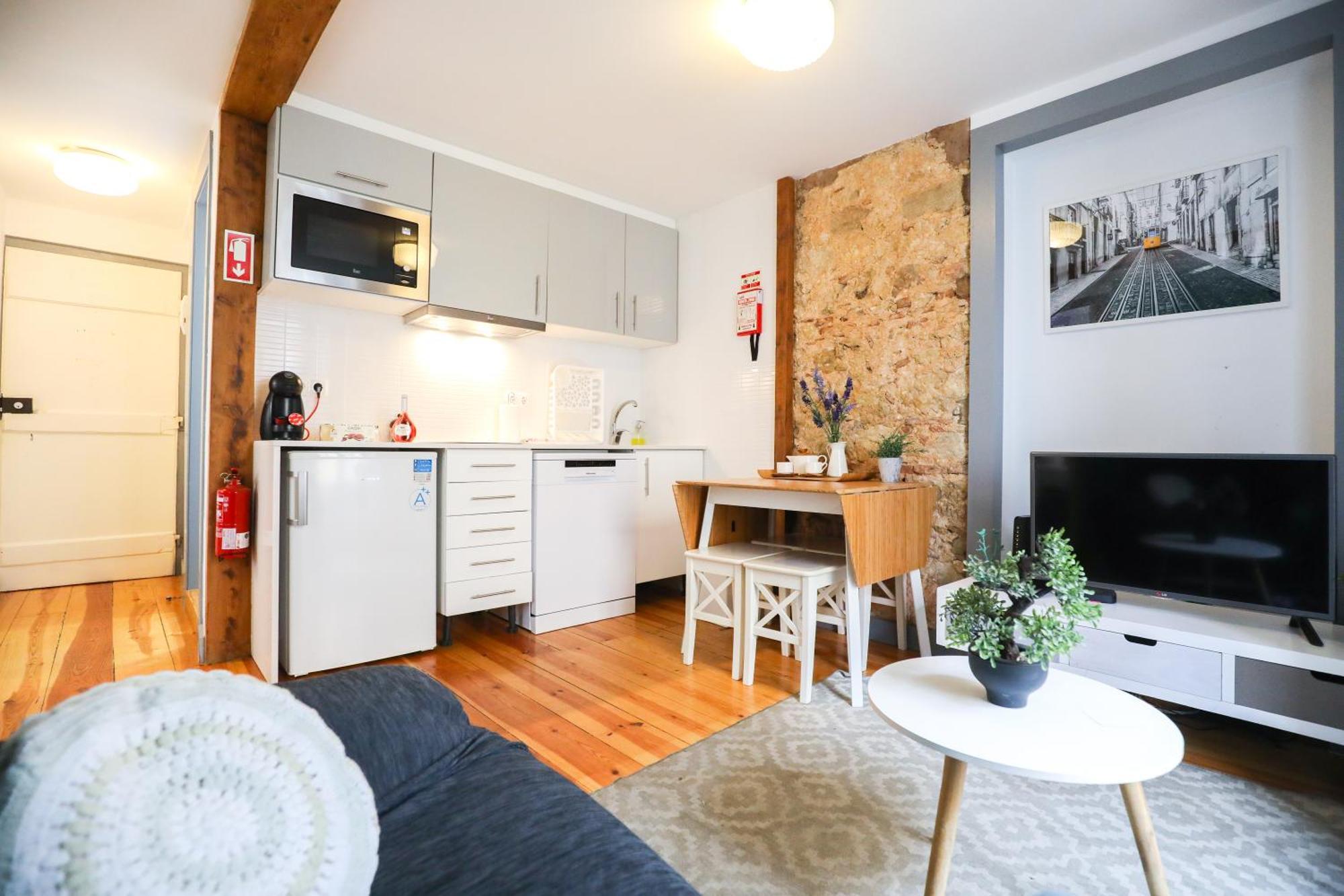 Apartment Elevador Da Bica By Spoton Lisbon