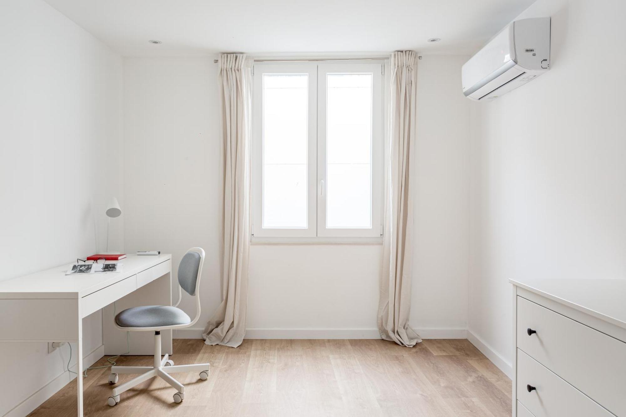 Apartment Joivy Minimalistic W Patio In Principe Real Lisbon