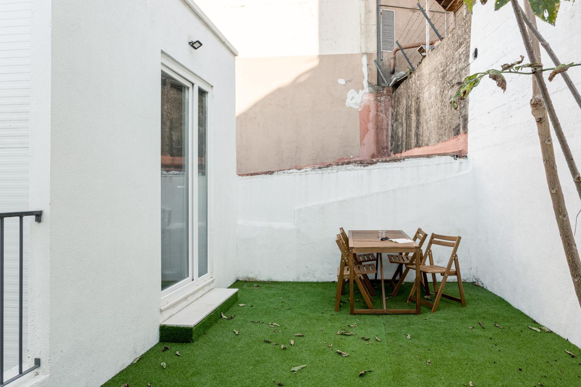 Apartment Joivy Minimalistic W Patio In Principe Real *