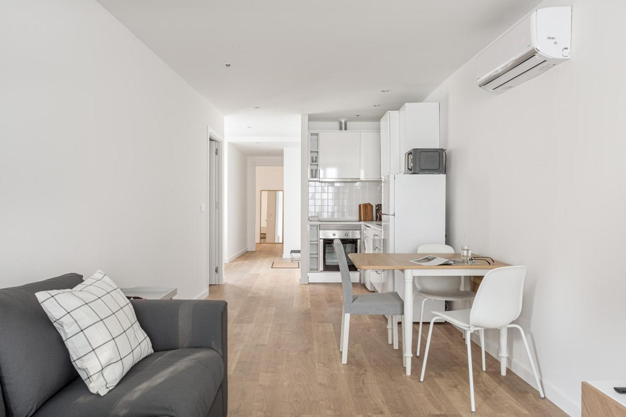Apartment Joivy Minimalistic W Patio In Principe Real *