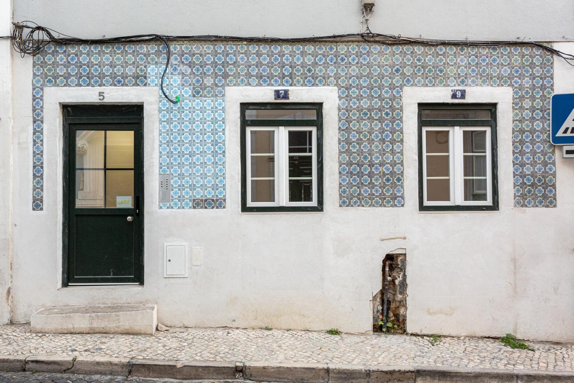 Apartment Joivy Minimalistic W Patio In Principe Real