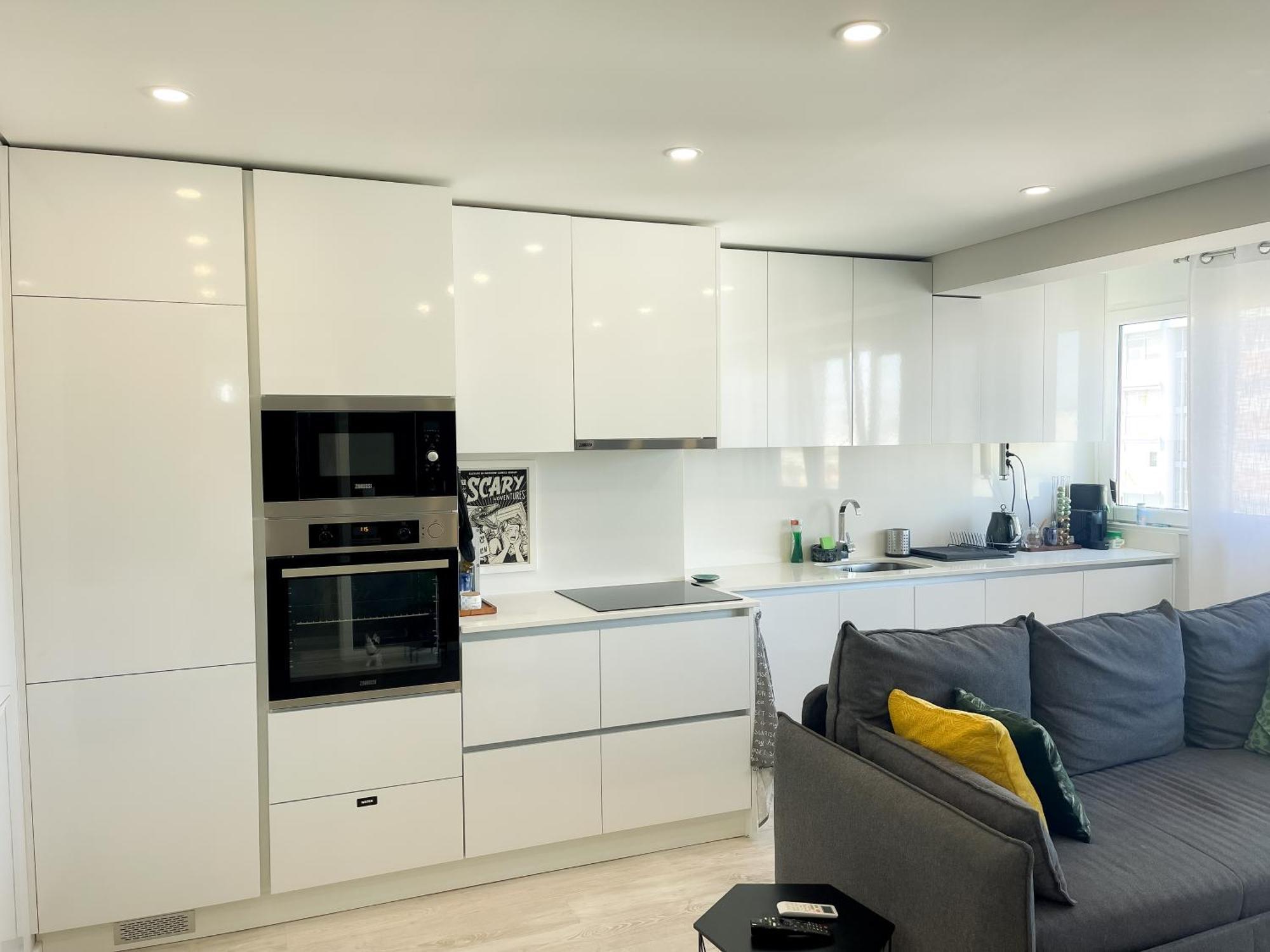 Airport Apartment *