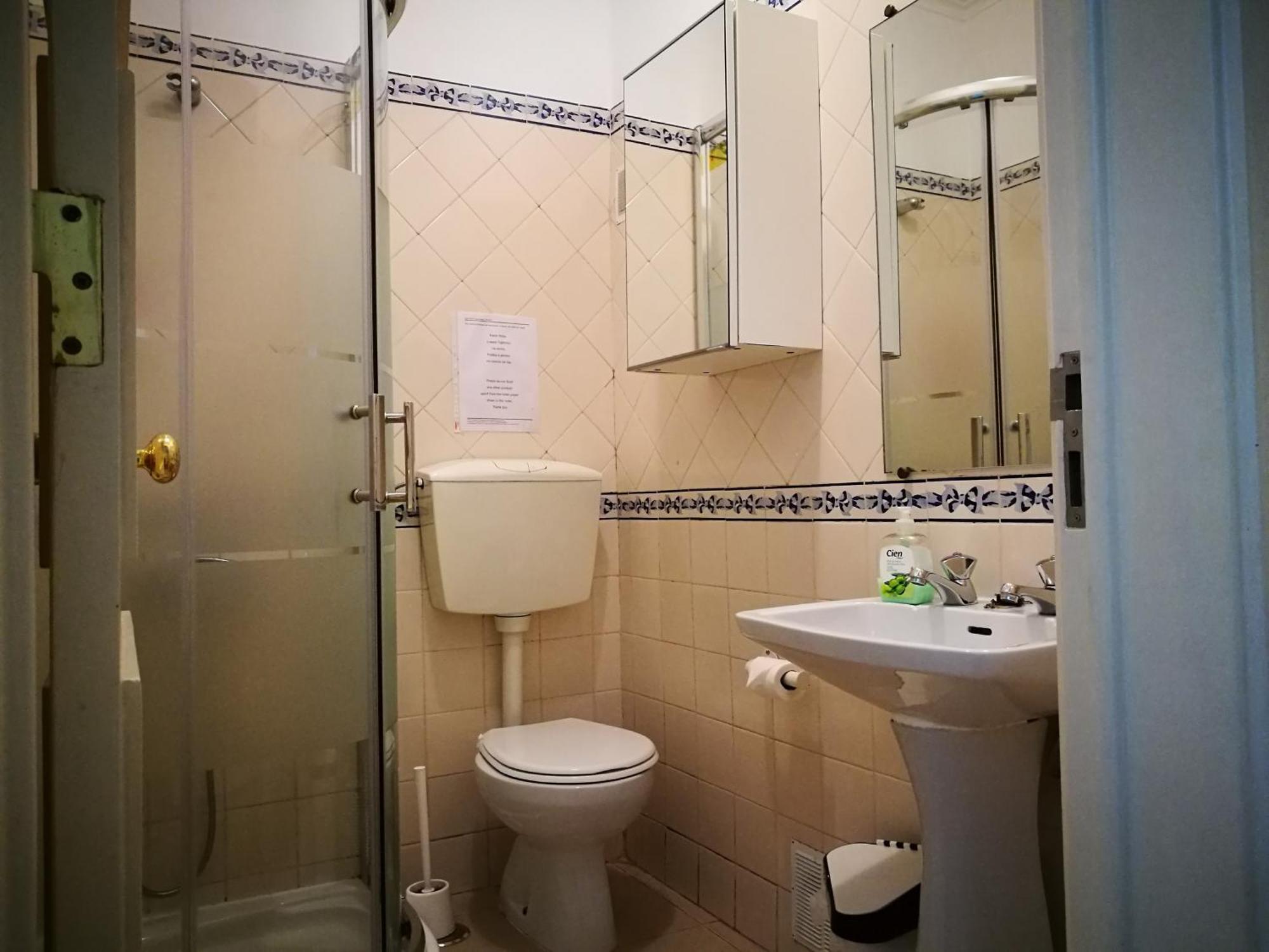 Guest house Discovery Benfica Lisbon