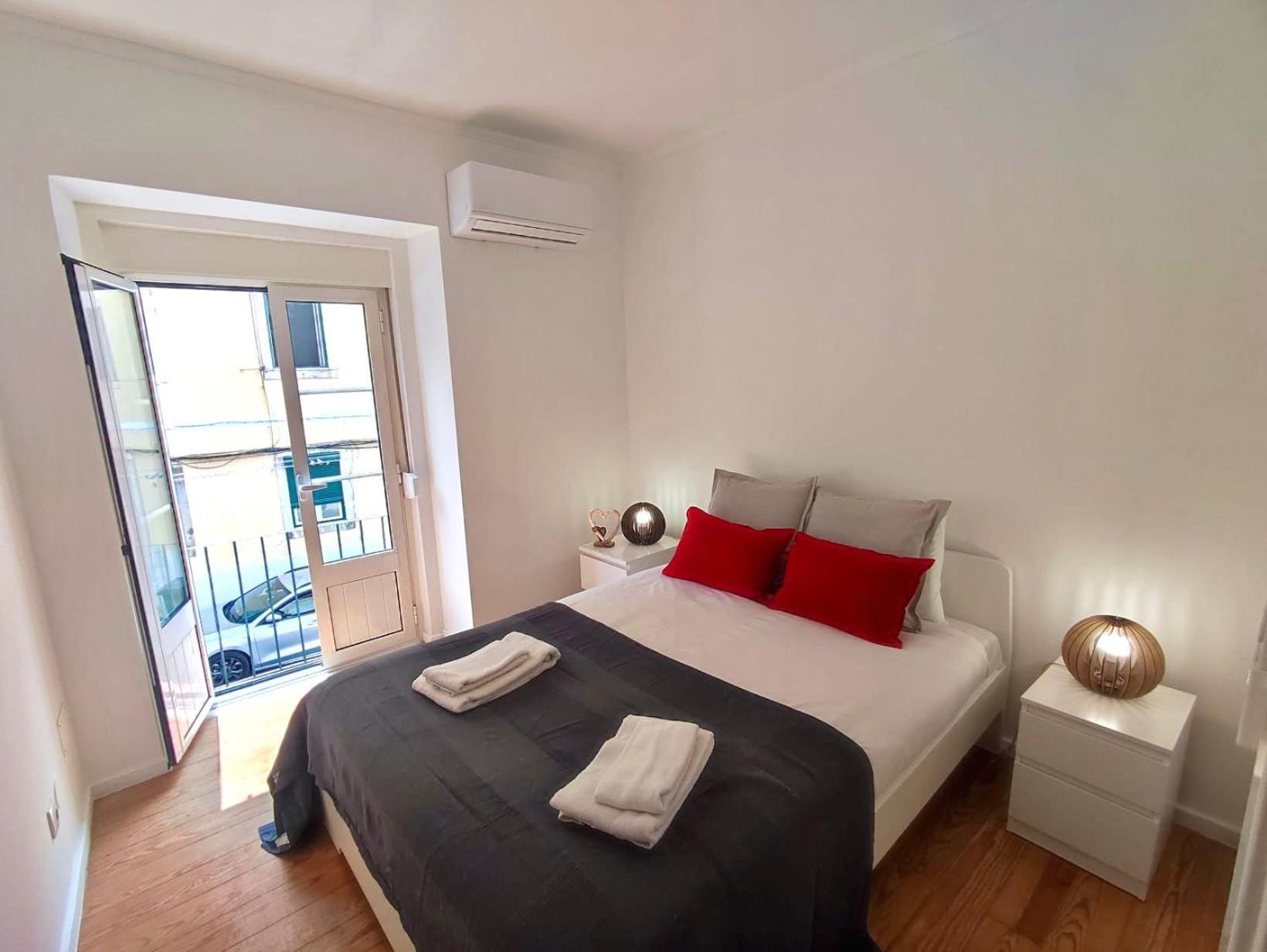 Red Passion Apartment *