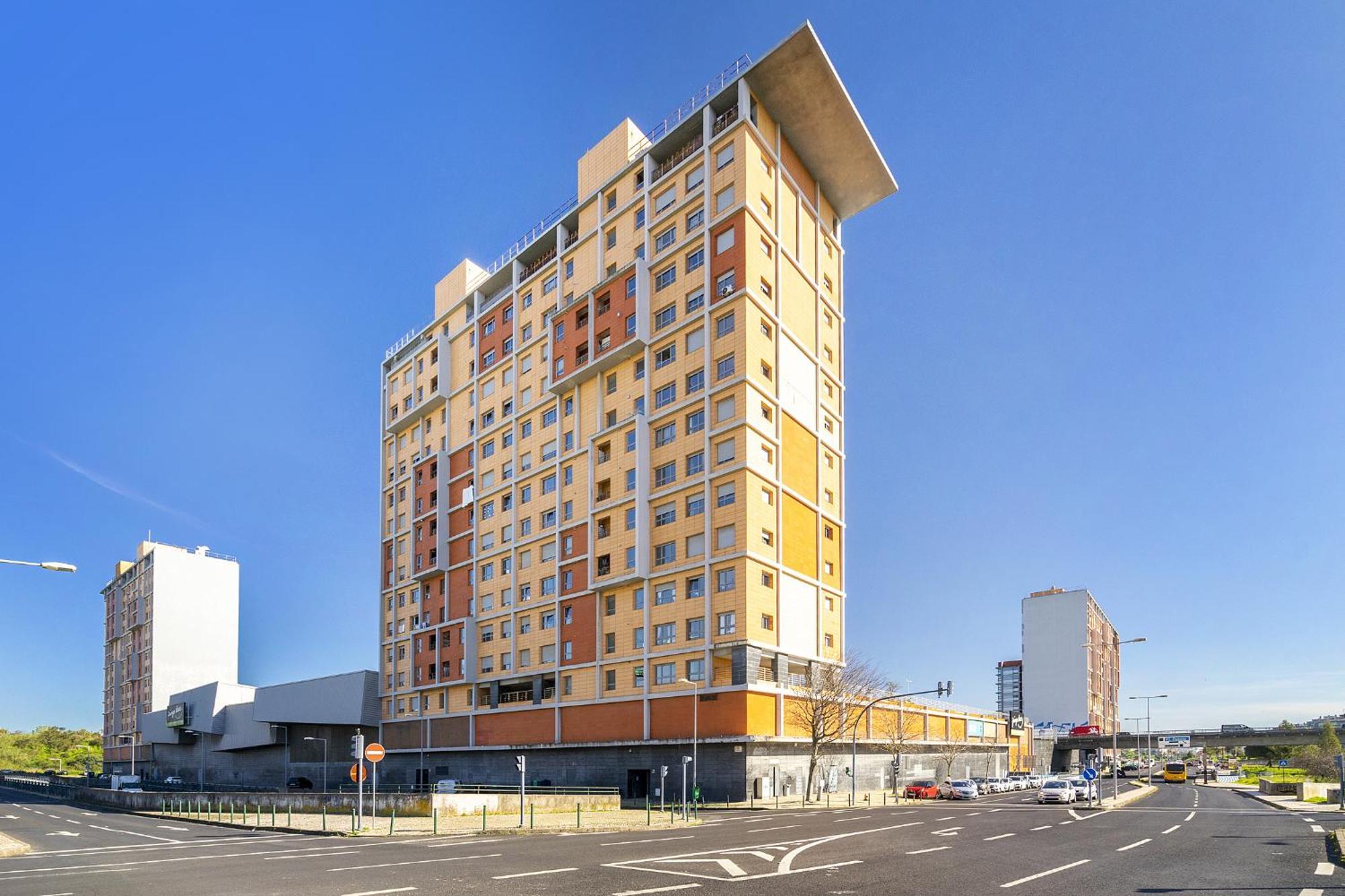 Apartment Spacious 2br With Free Parking In By Soulplaces Lisbon