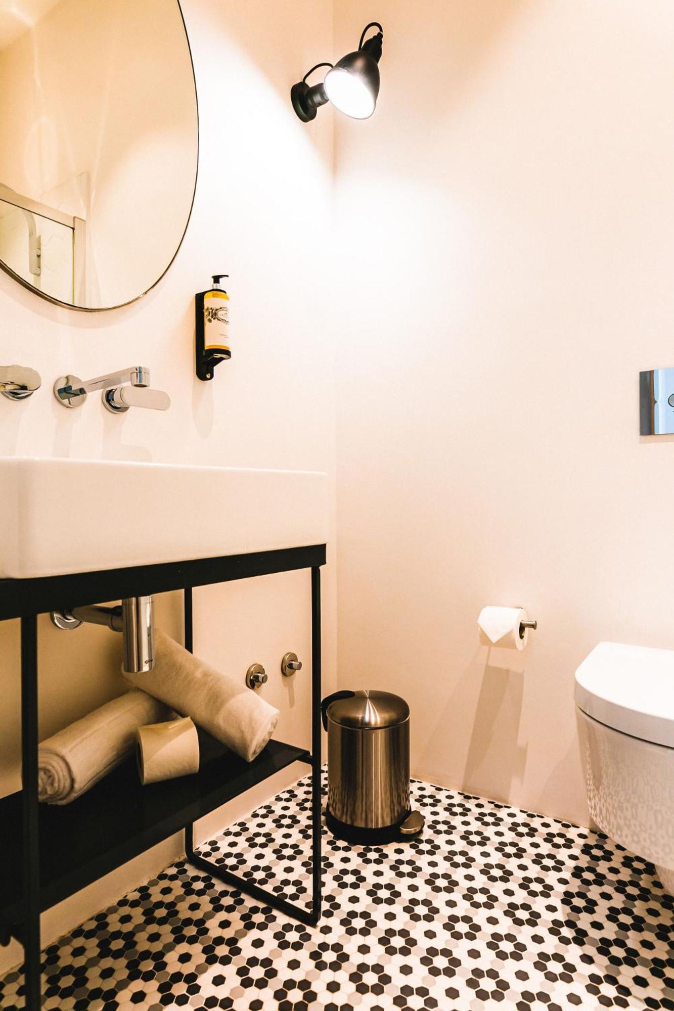 The Lift By Ridan Hotel