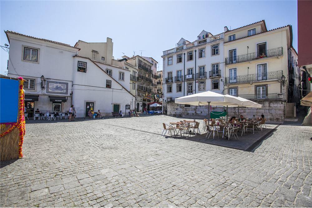 Alfama River View Apartment