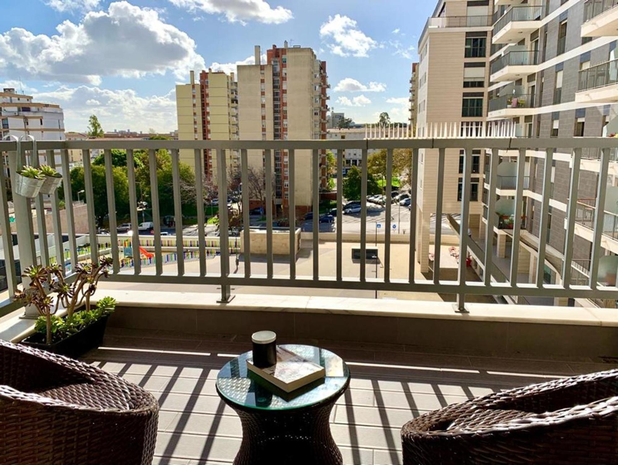 Apartment Modern & Spacious With River View Lisbon