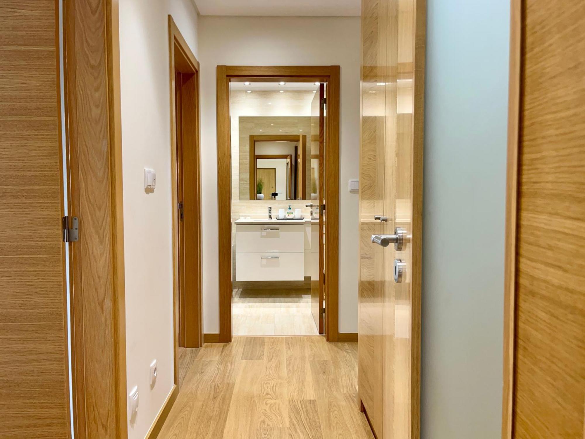 Modern & Spacious With River View Lisbon