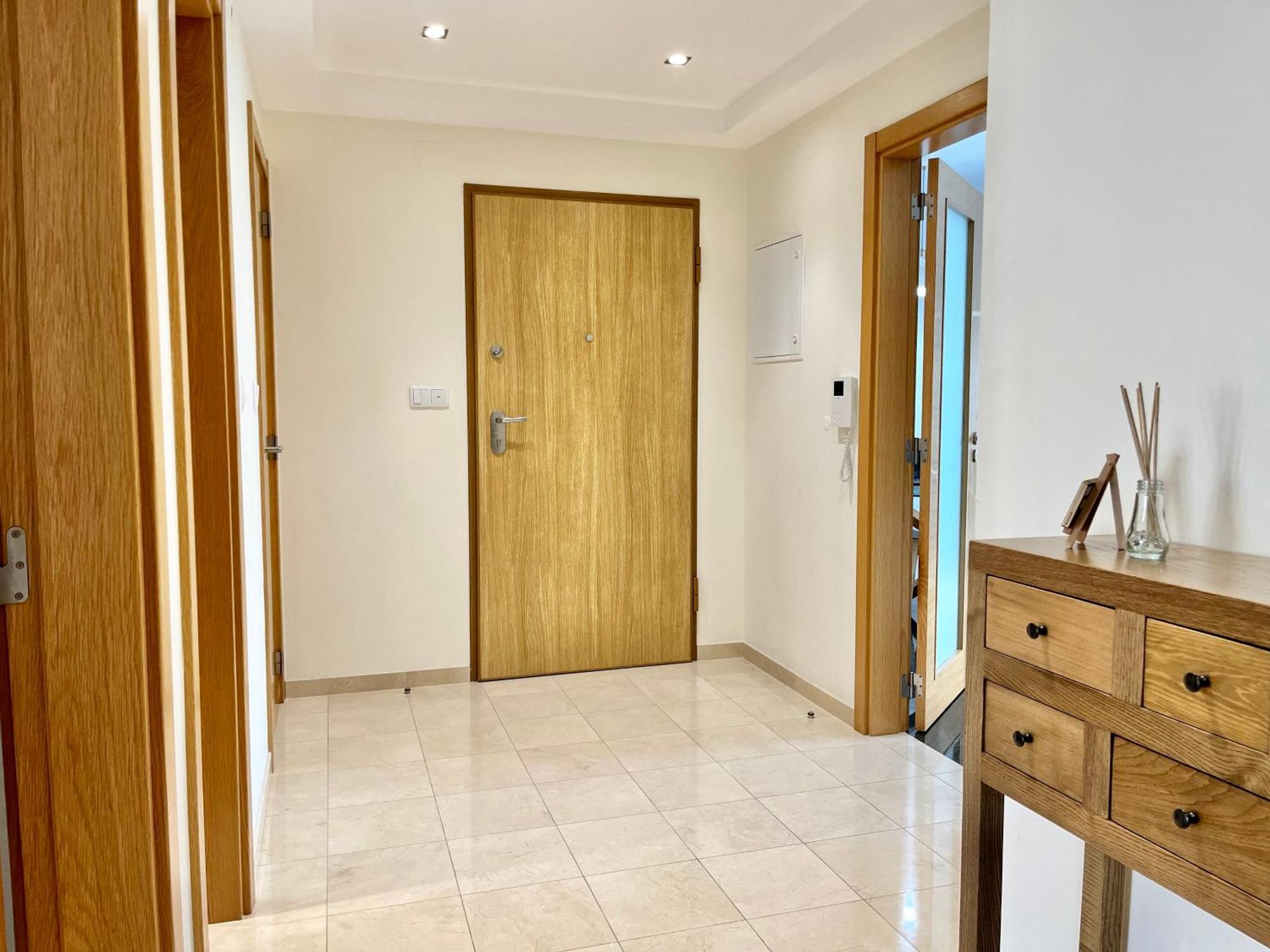 Apartment Modern & Spacious With River View *