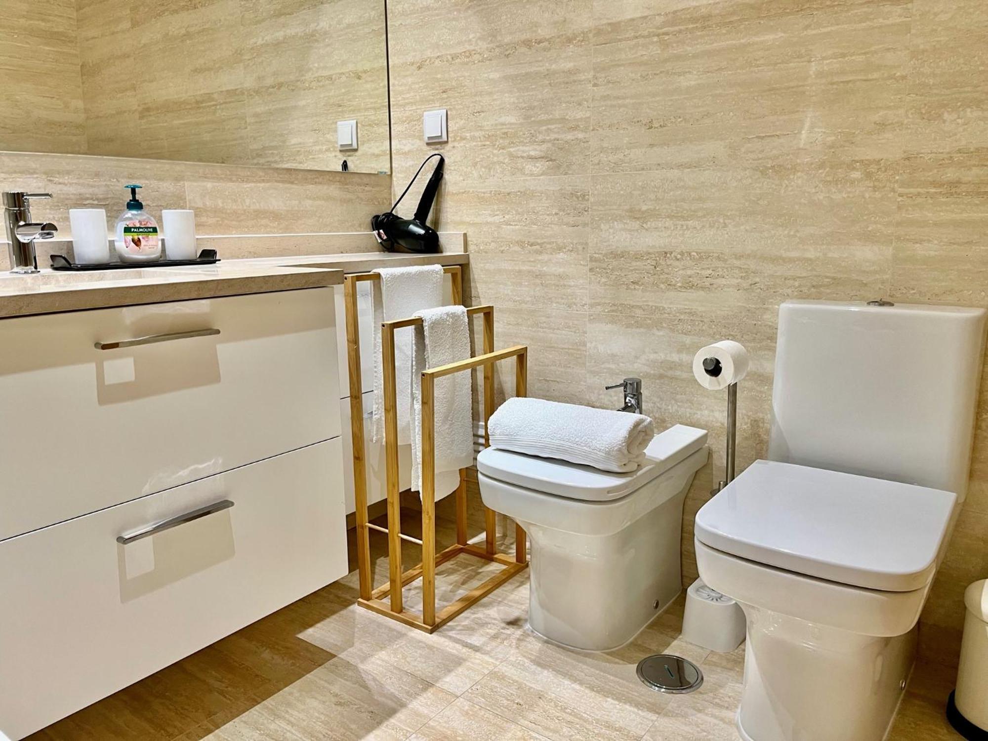 Apartment Modern & Spacious With River View Lisbon