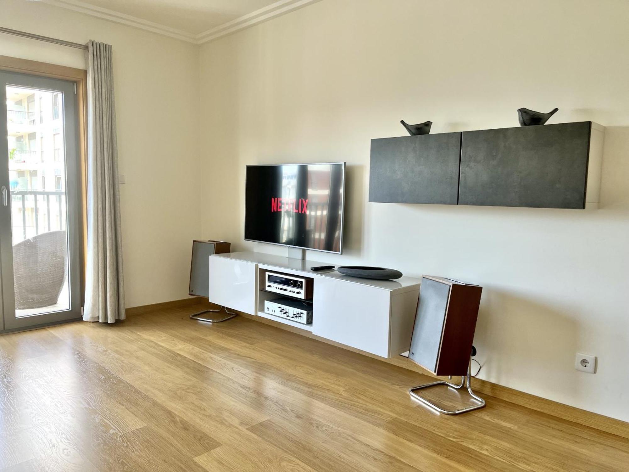 Apartment Modern & Spacious With River View *