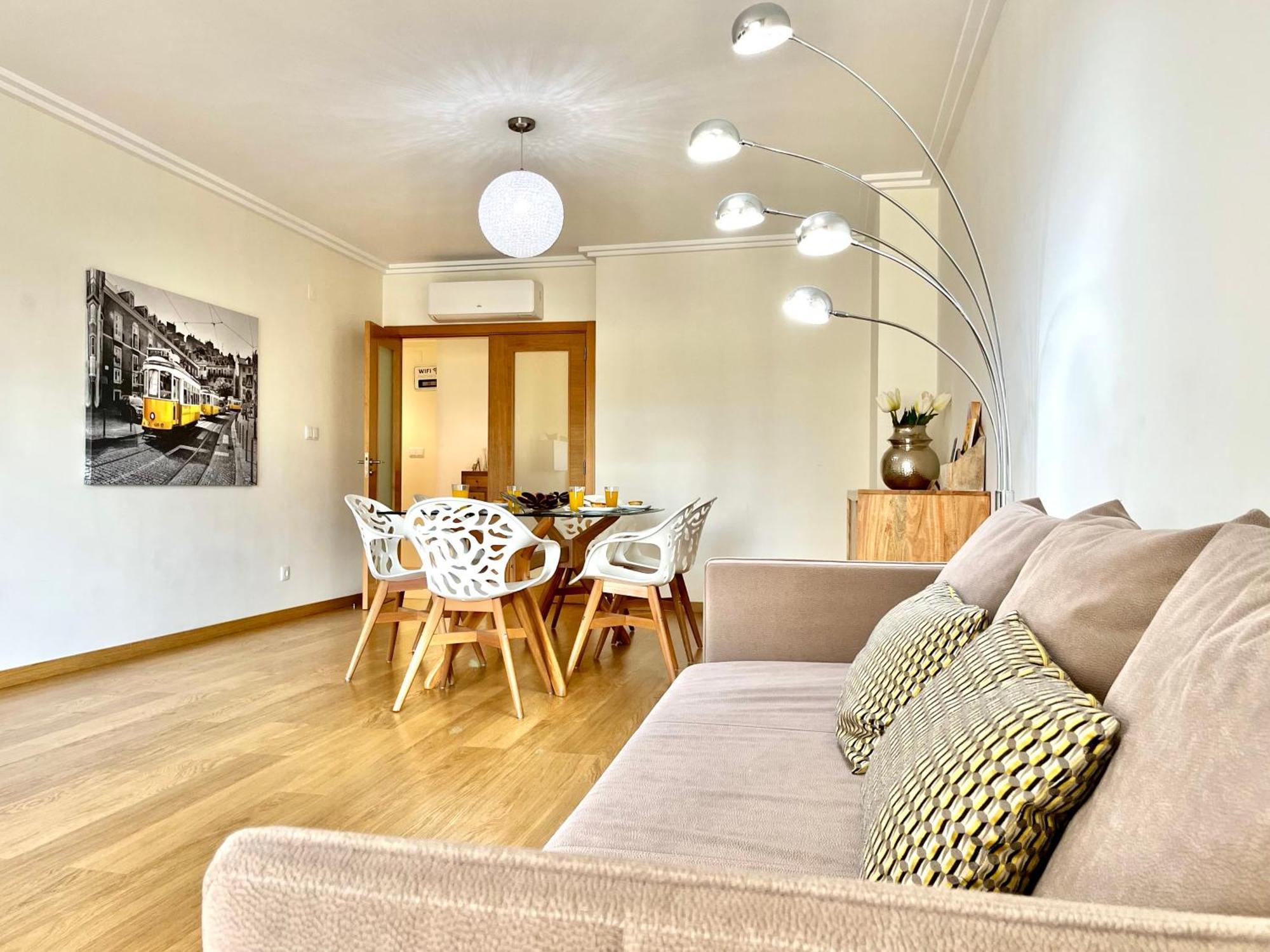 Apartment Modern & Spacious With River View Lisbon