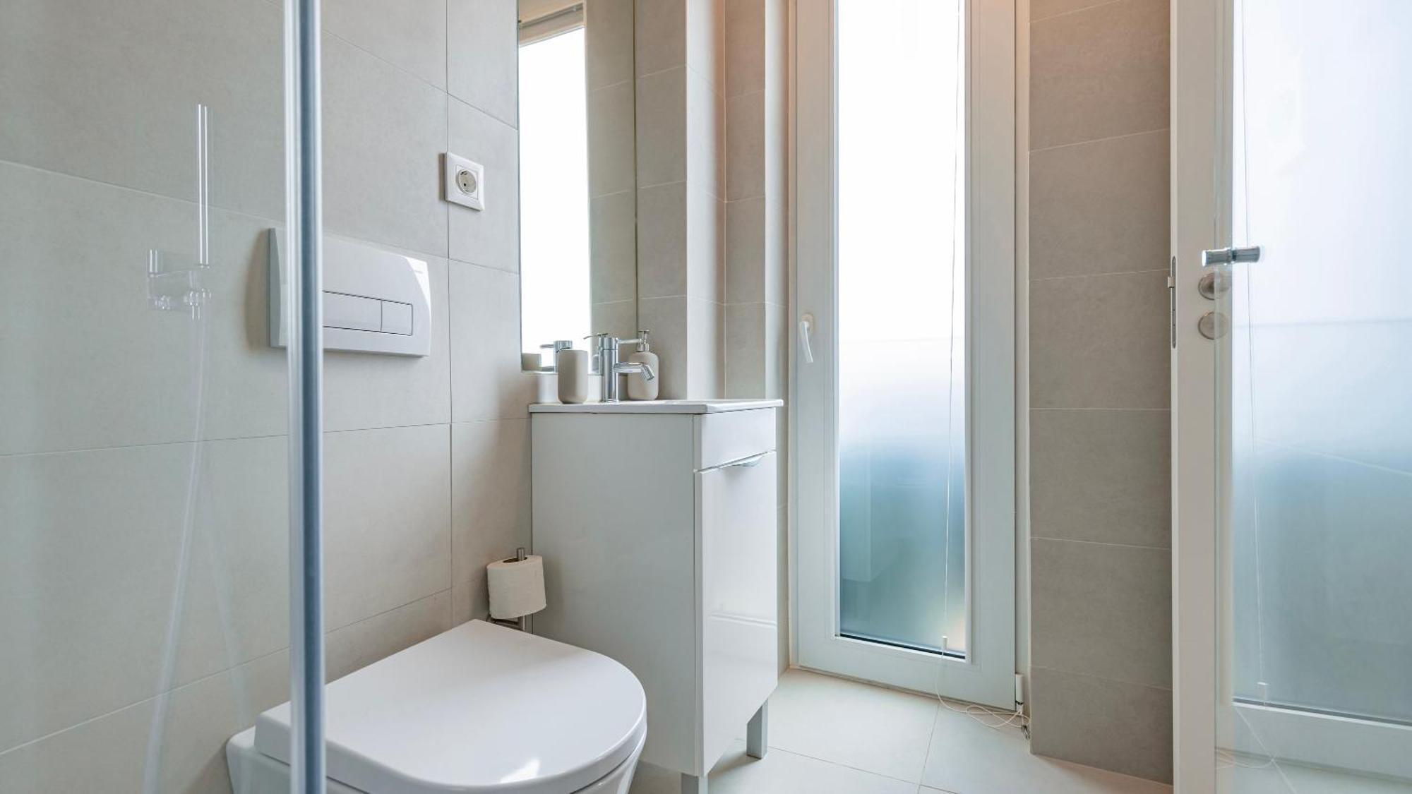 Classy 2bdr House With Balcony By Lovelystay Apartment