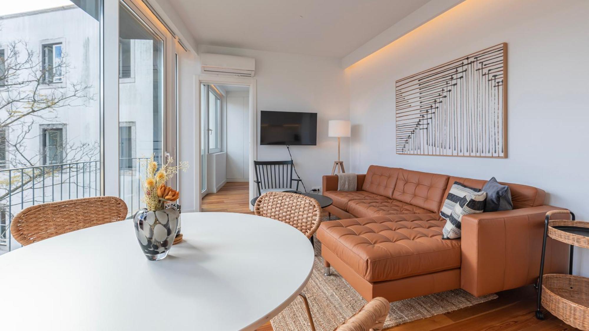 Classy 2bdr House With Balcony By Lovelystay Apartment *