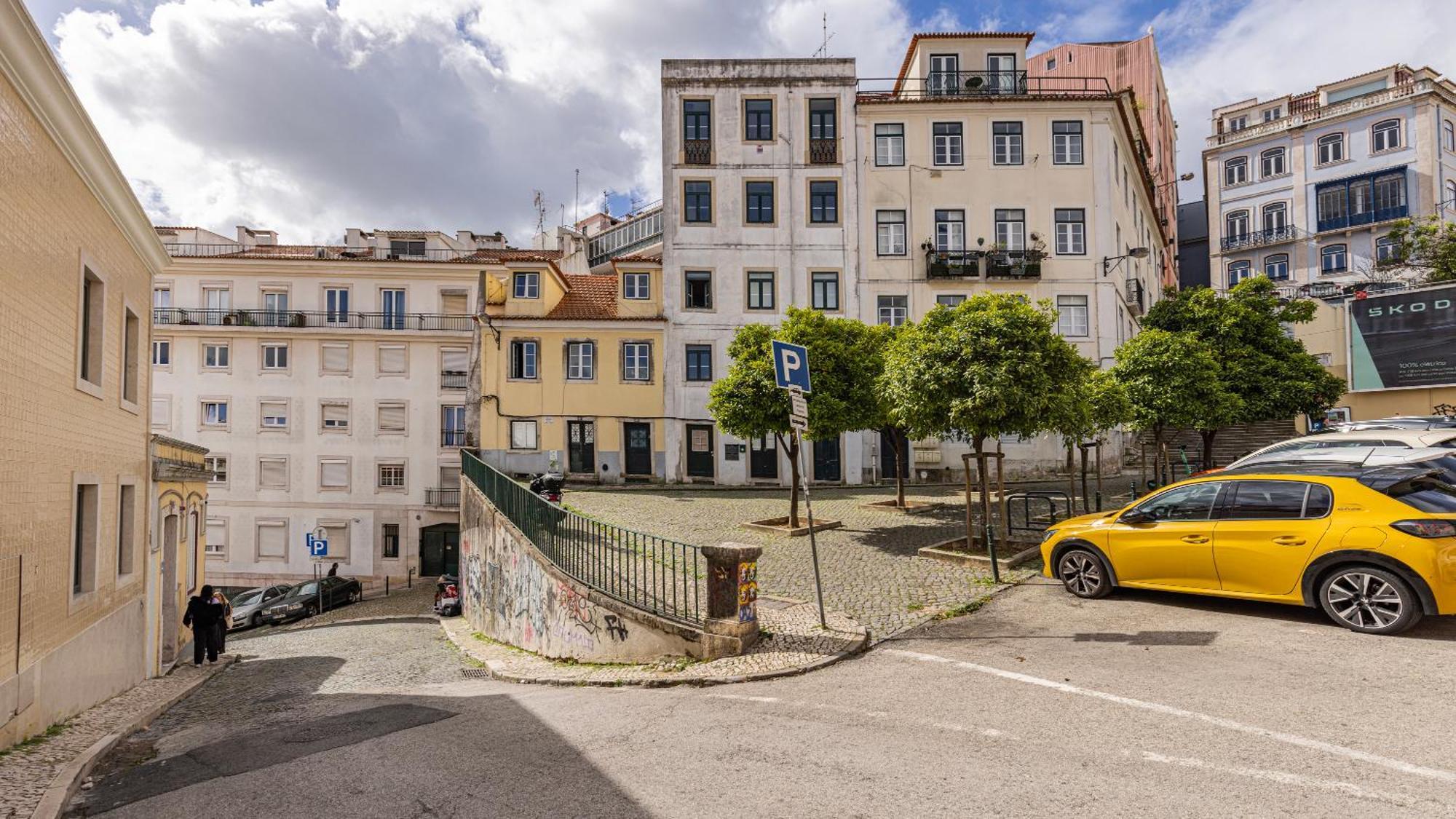 Classy 2bdr House With Balcony By Lovelystay Apartment Lisbon