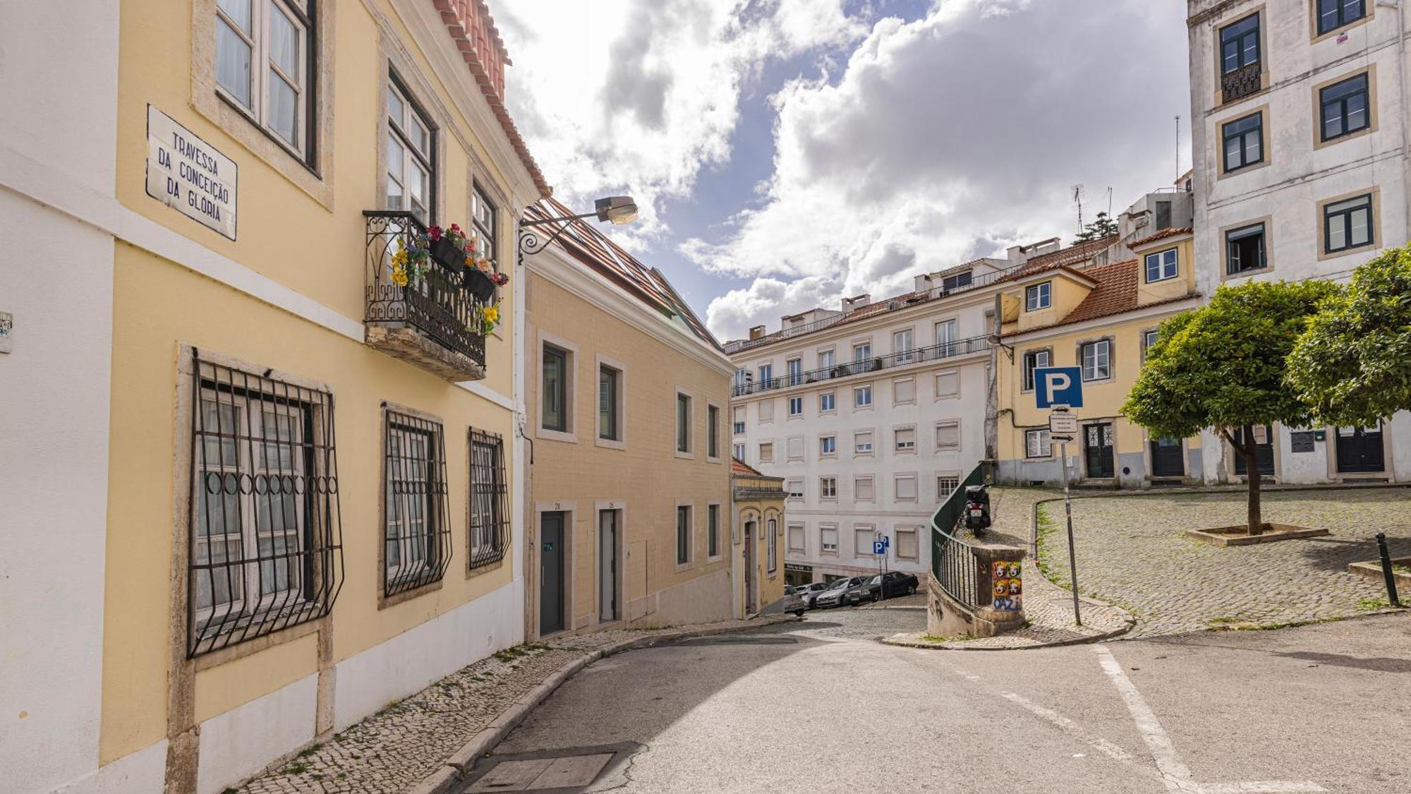 Classy 2bdr House With Balcony By Lovelystay Apartment Lisbon