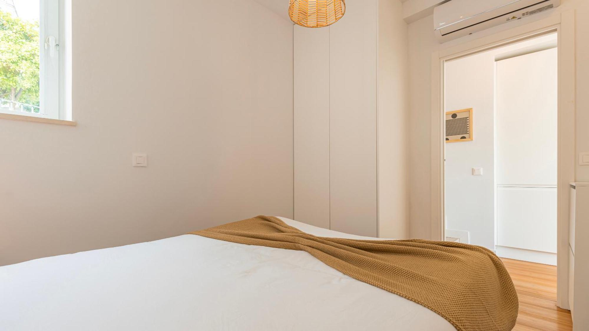 Classy 2bdr House With Balcony By Lovelystay * Lisbon