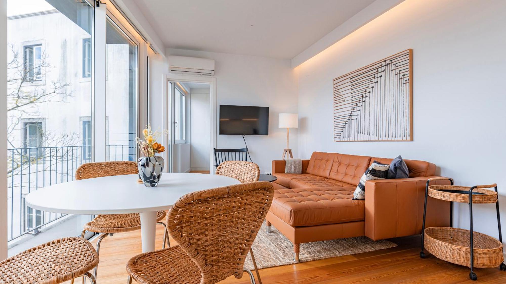 Classy 2bdr House With Balcony By Lovelystay * Lisbon
