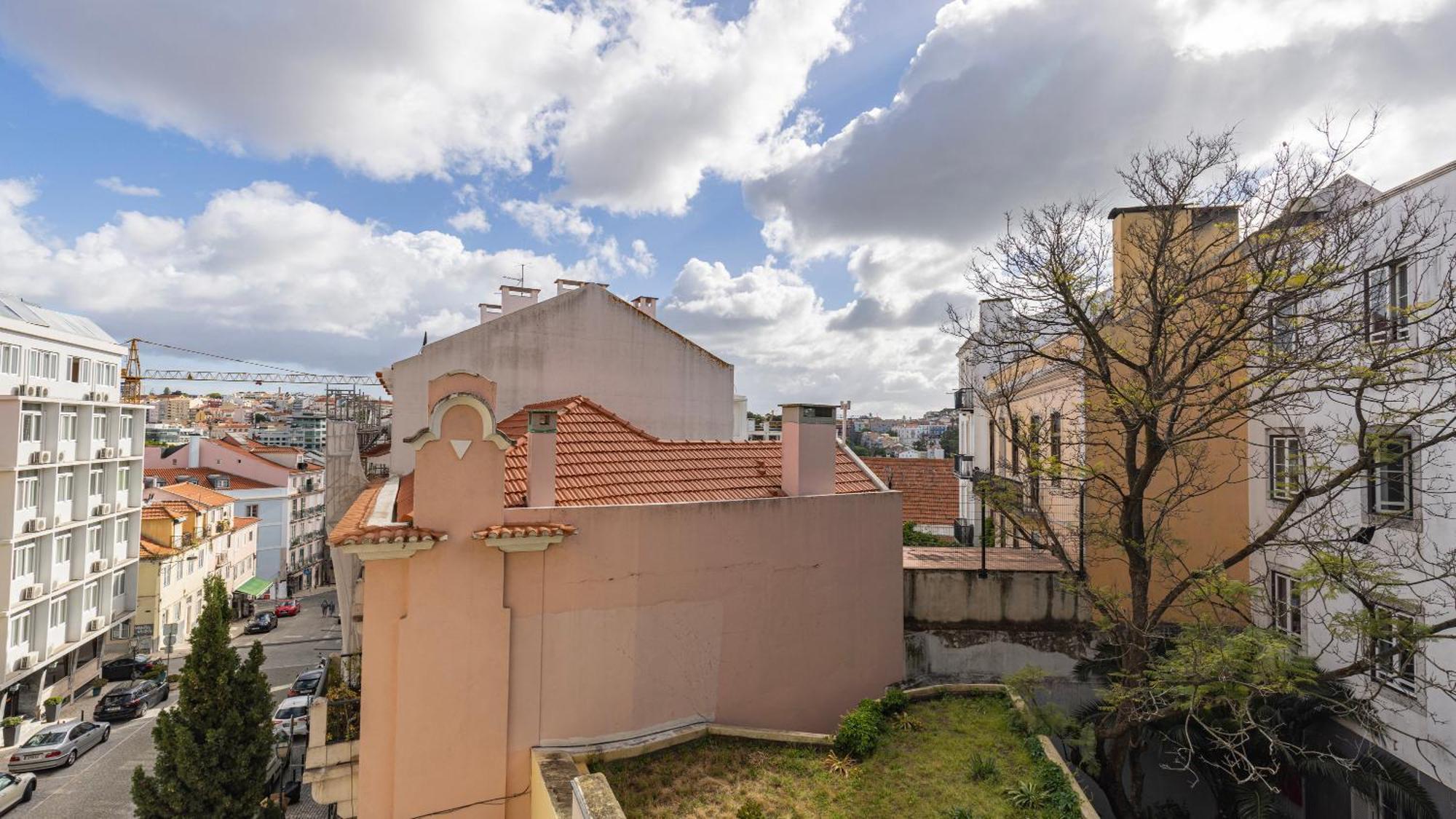 Apartment Classy 2bdr House With Balcony By Lovelystay