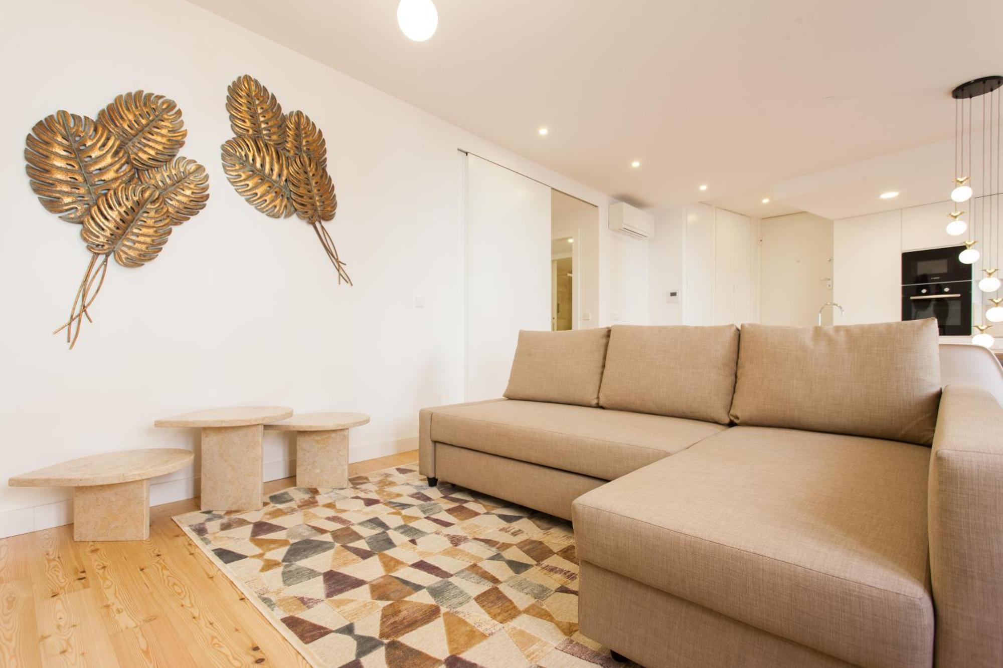 Mouraria Blue Three-bedroom W/ Parking - By Lu Holidays Apartment *