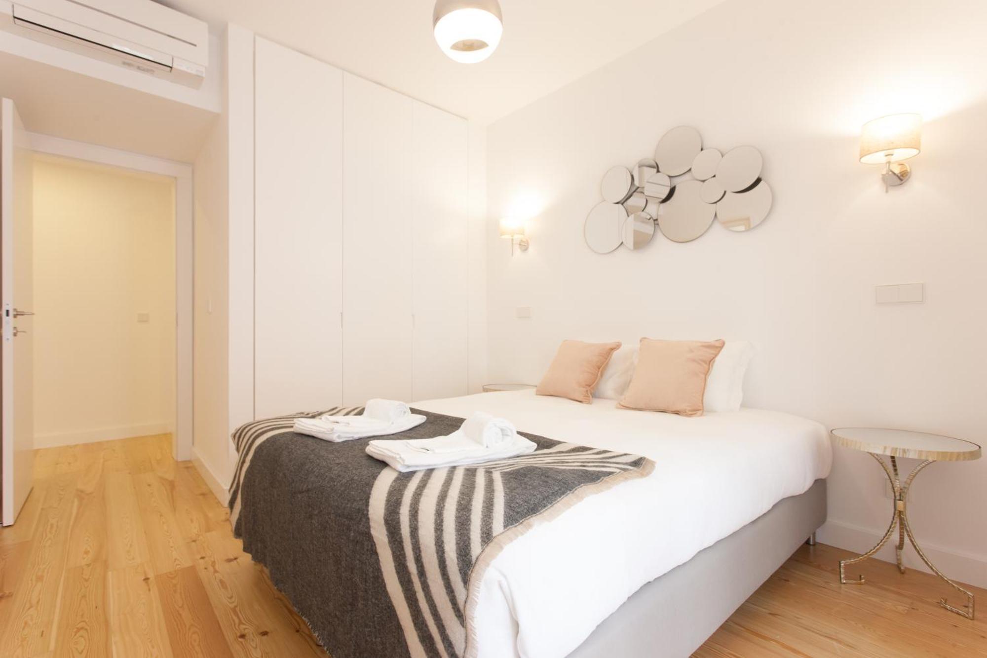 Mouraria Blue Three-bedroom W/ Parking - By Lu Holidays *