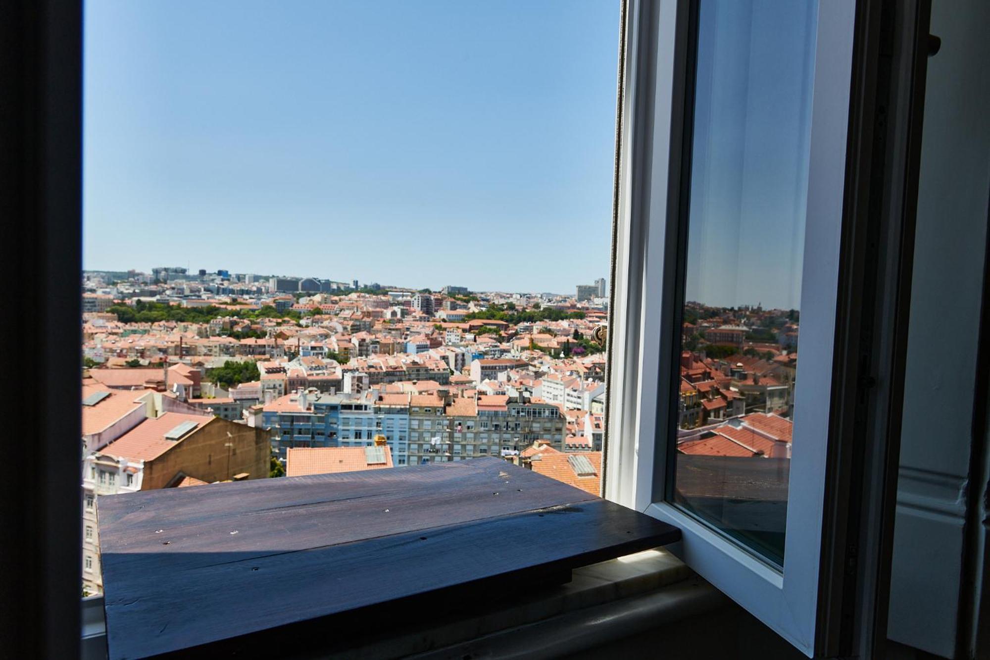 The Hilltop Nest * Lisbon
