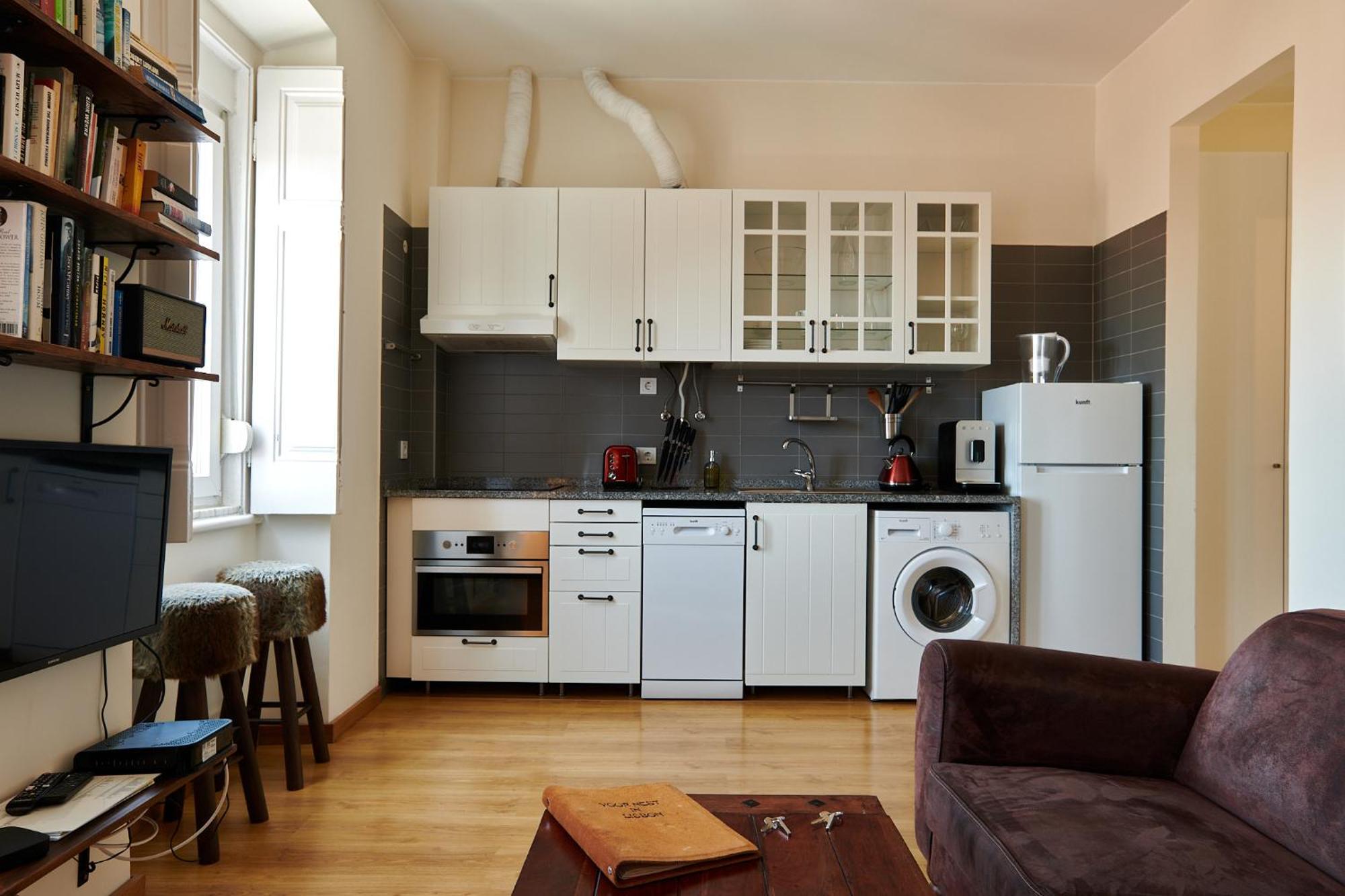 The Hilltop Nest Apartment