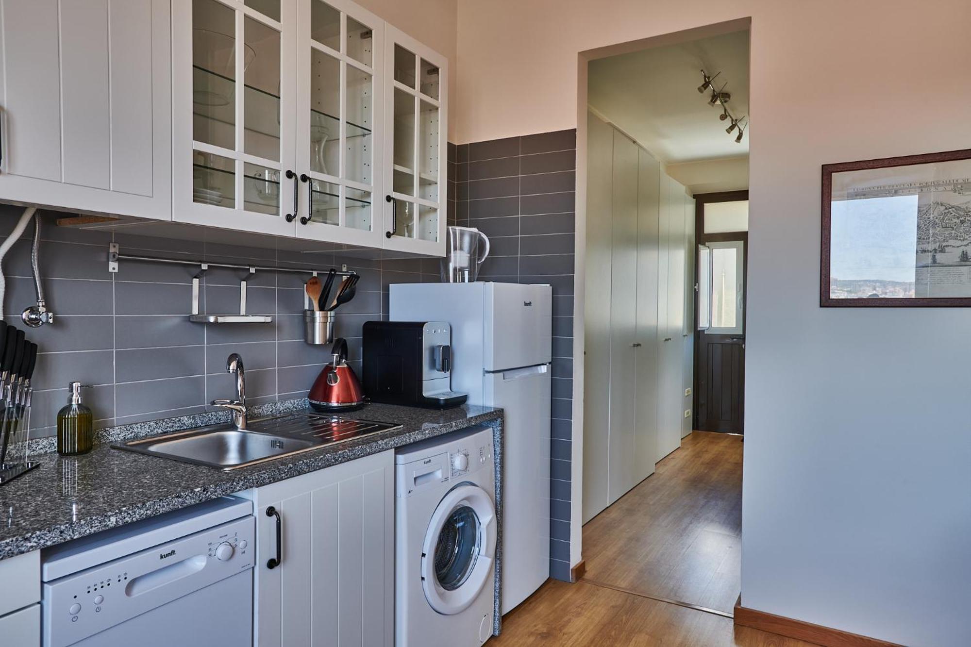 The Hilltop Nest Apartment