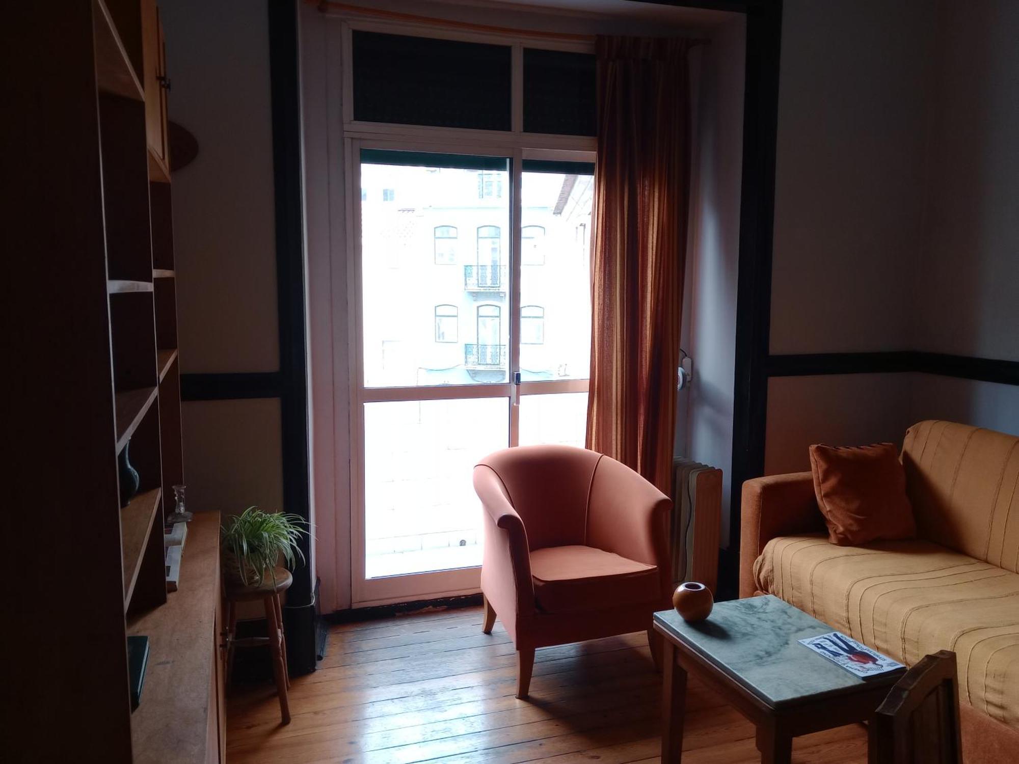 Tonic Flat Lisbon