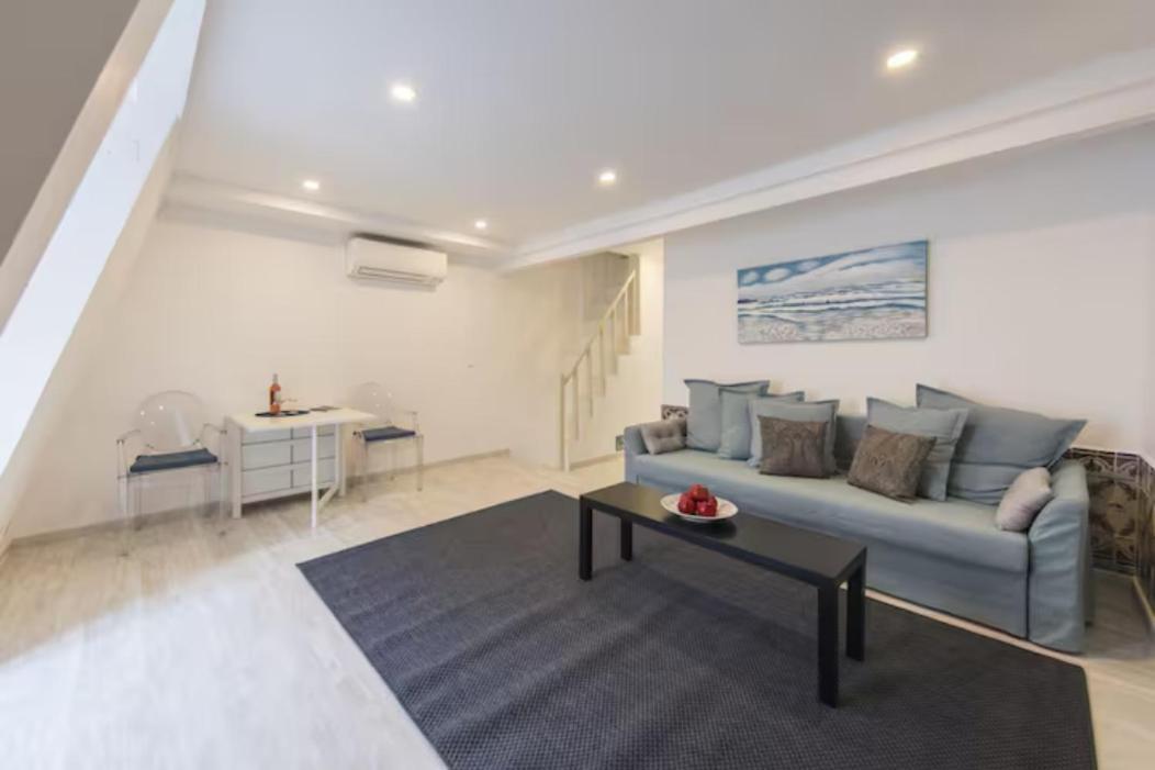 Duplex With Terrace In Principe Real Lisbon