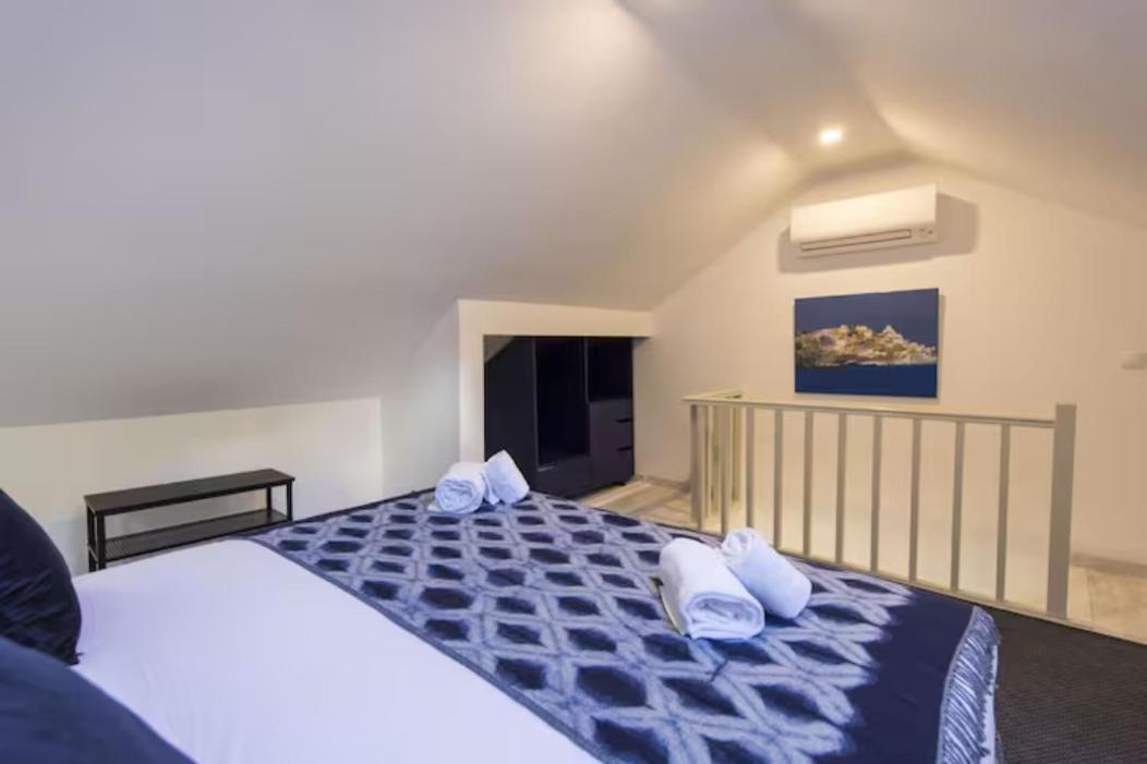 Apartment Duplex With Terrace In Principe Real *
