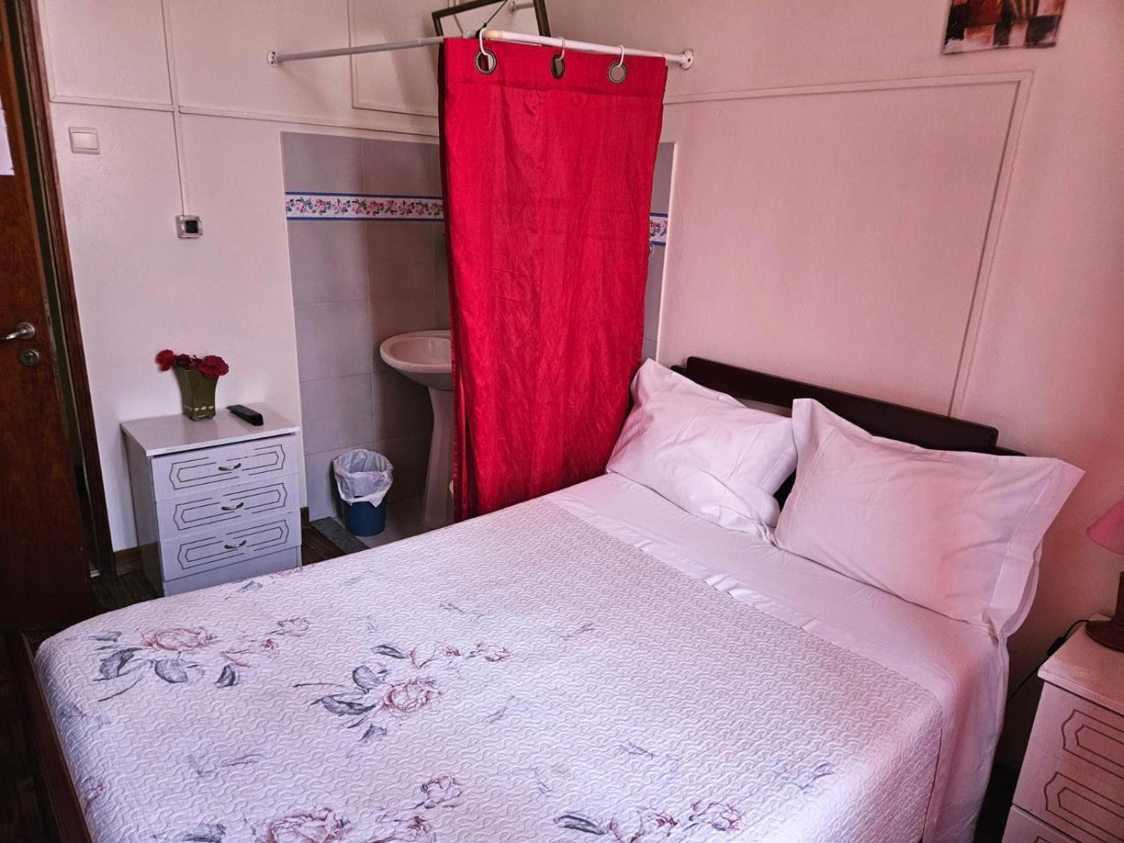 Pensao Prata Guest house *