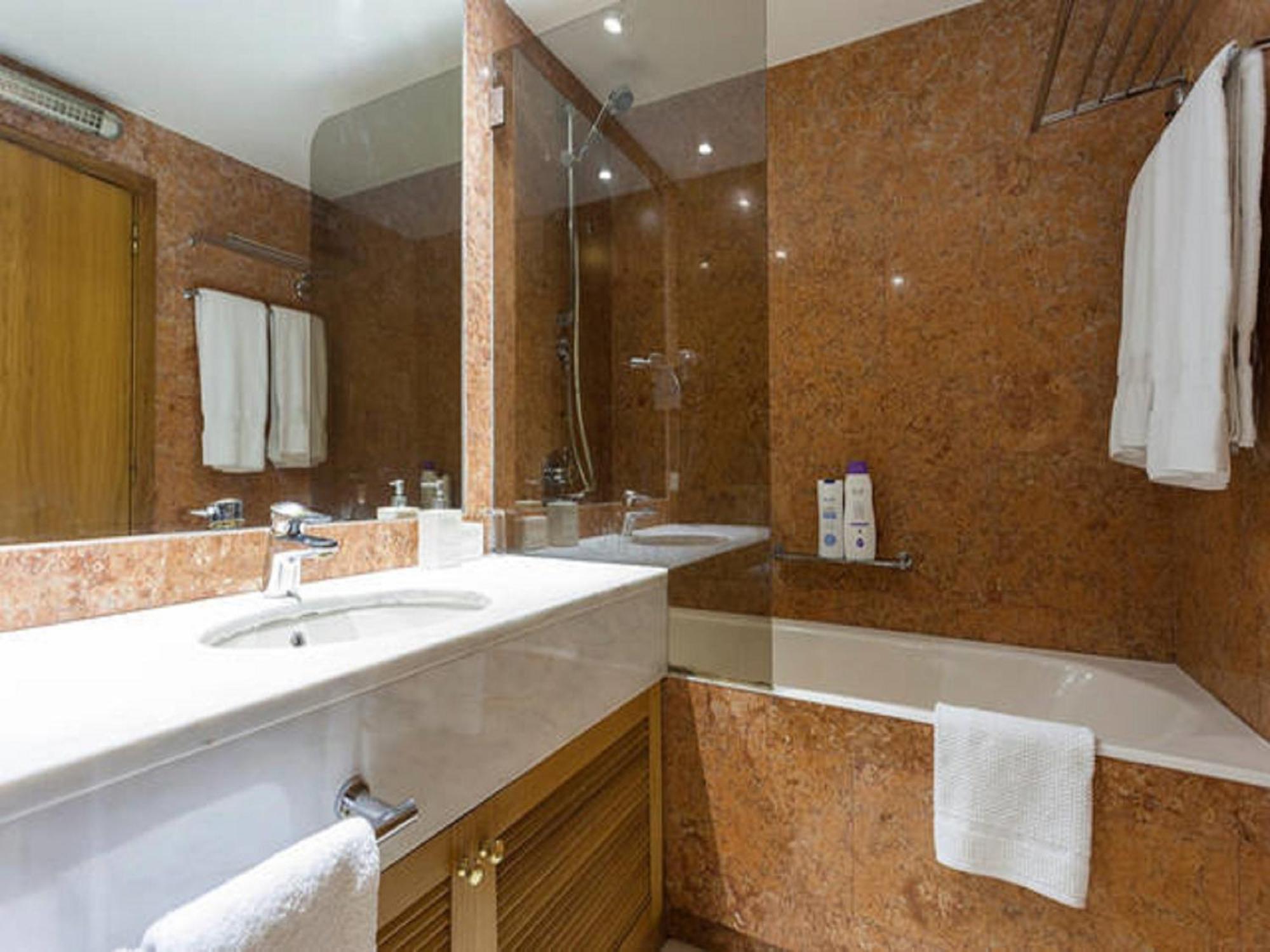 Apartment In The Heart Of Lisbon-altis Lisbon
