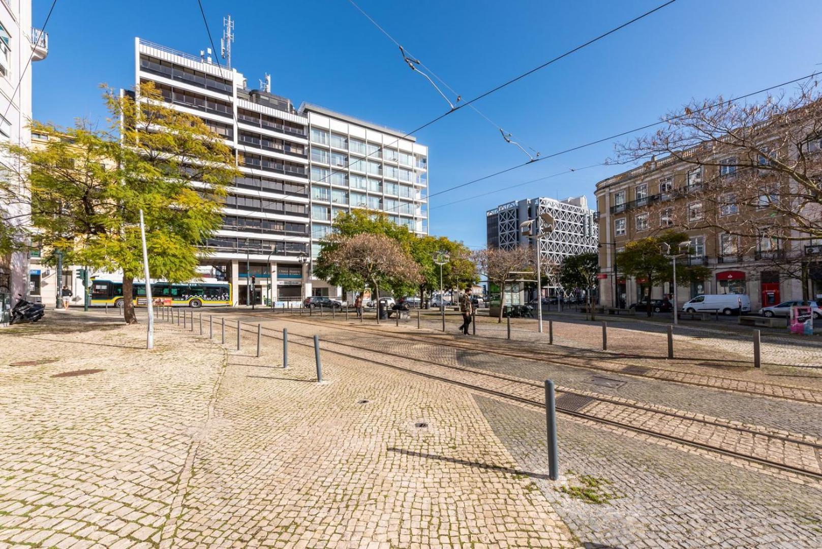 Apartment Guestready - 2br Apt Carlos I With Terrace And Gym Lisbon