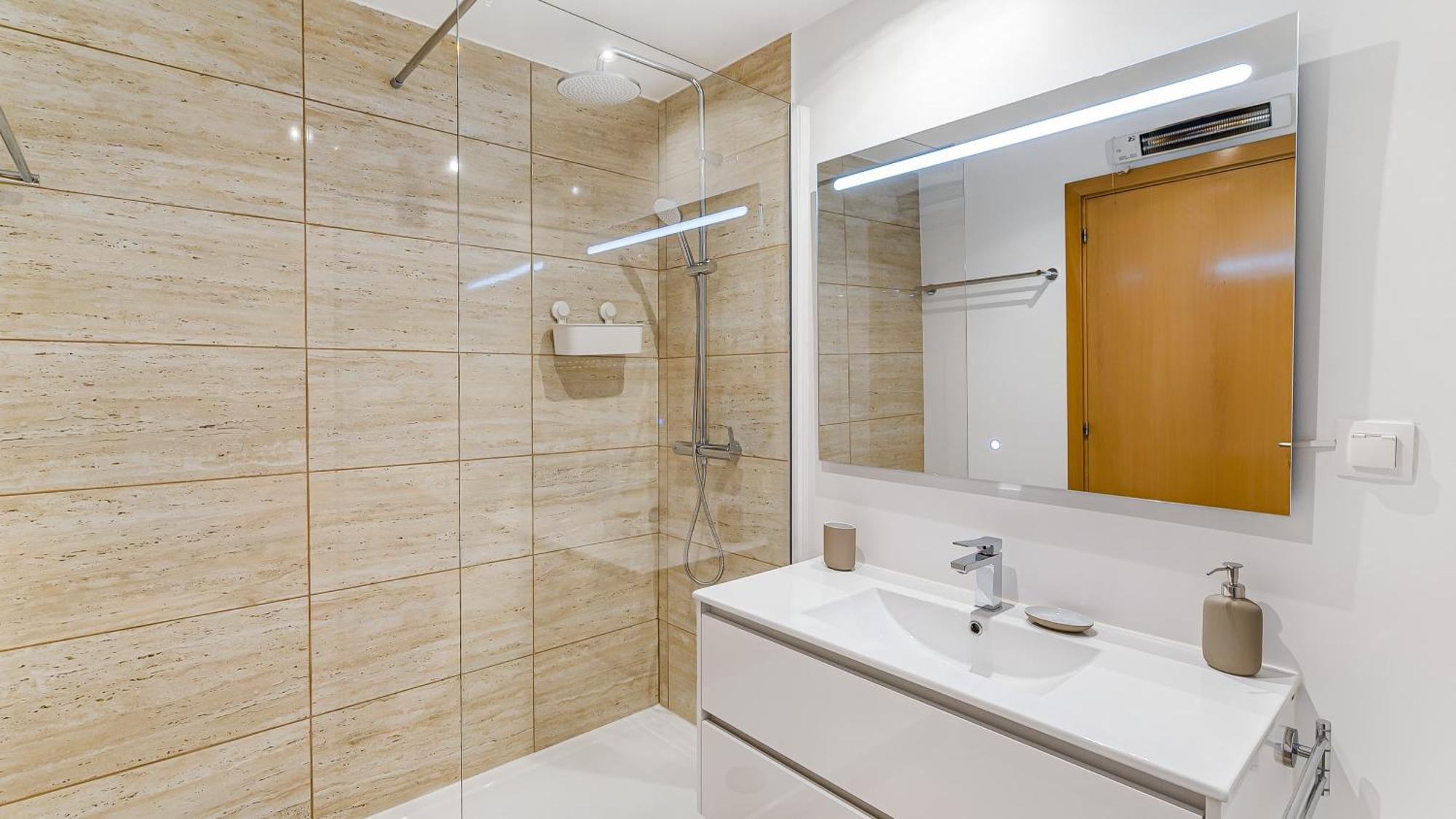 Uptown Urban Escape By Lovelystay Apartment *