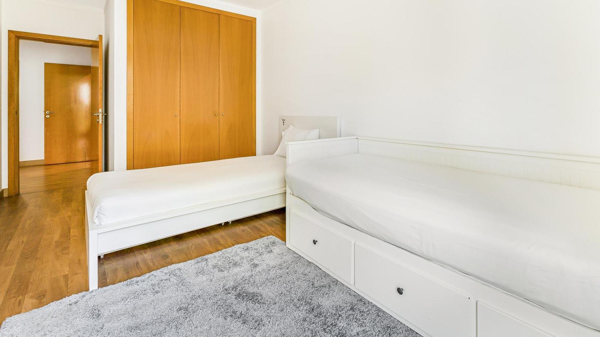 Apartment Uptown Urban Escape By Lovelystay *