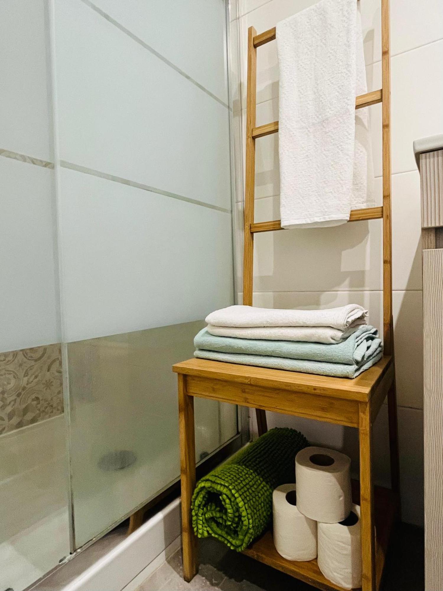 Apartment Brandnew Designer's 2-bed 1011d