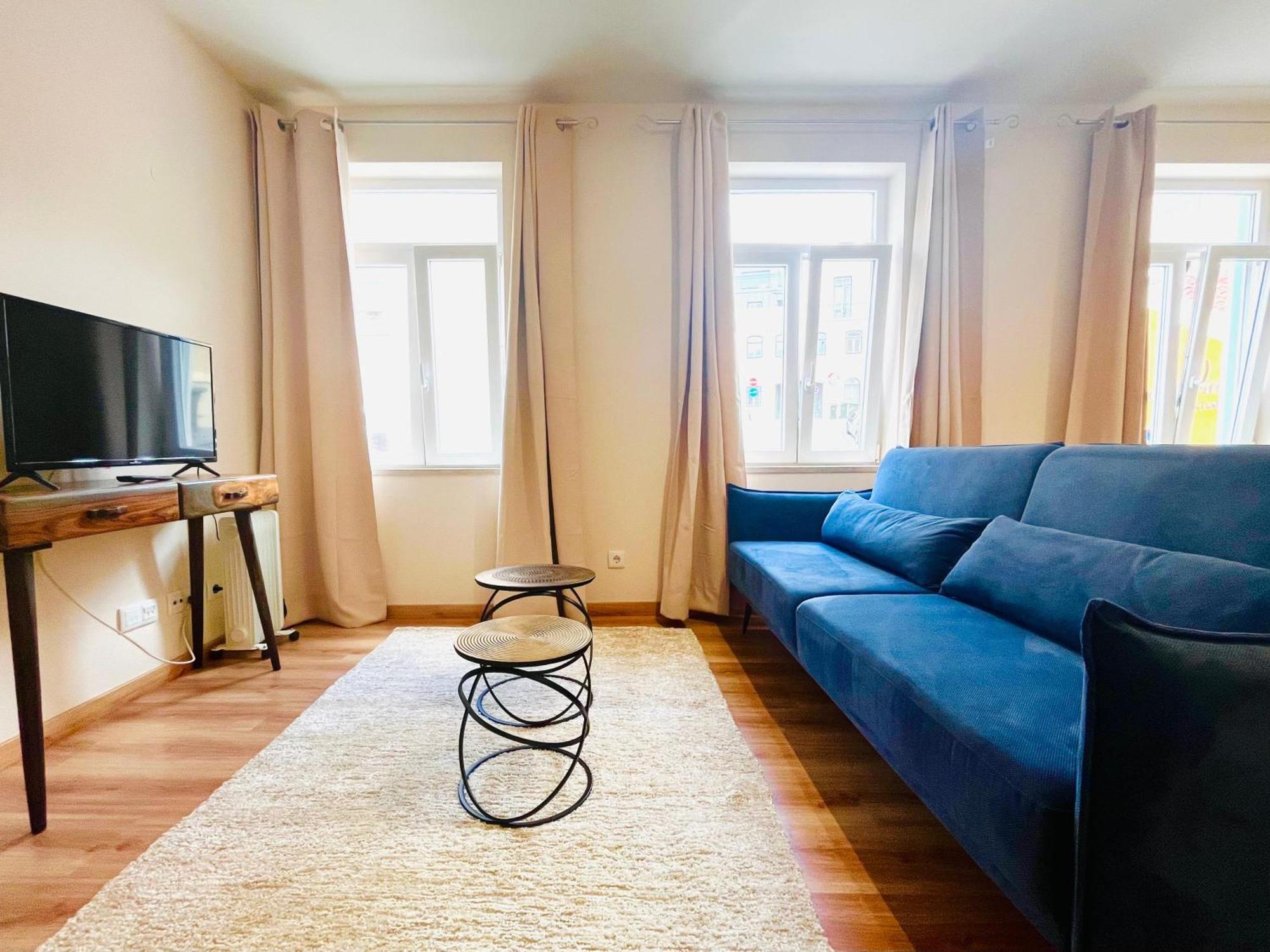 Apartment Brandnew Designer's 2-bed 1011d *