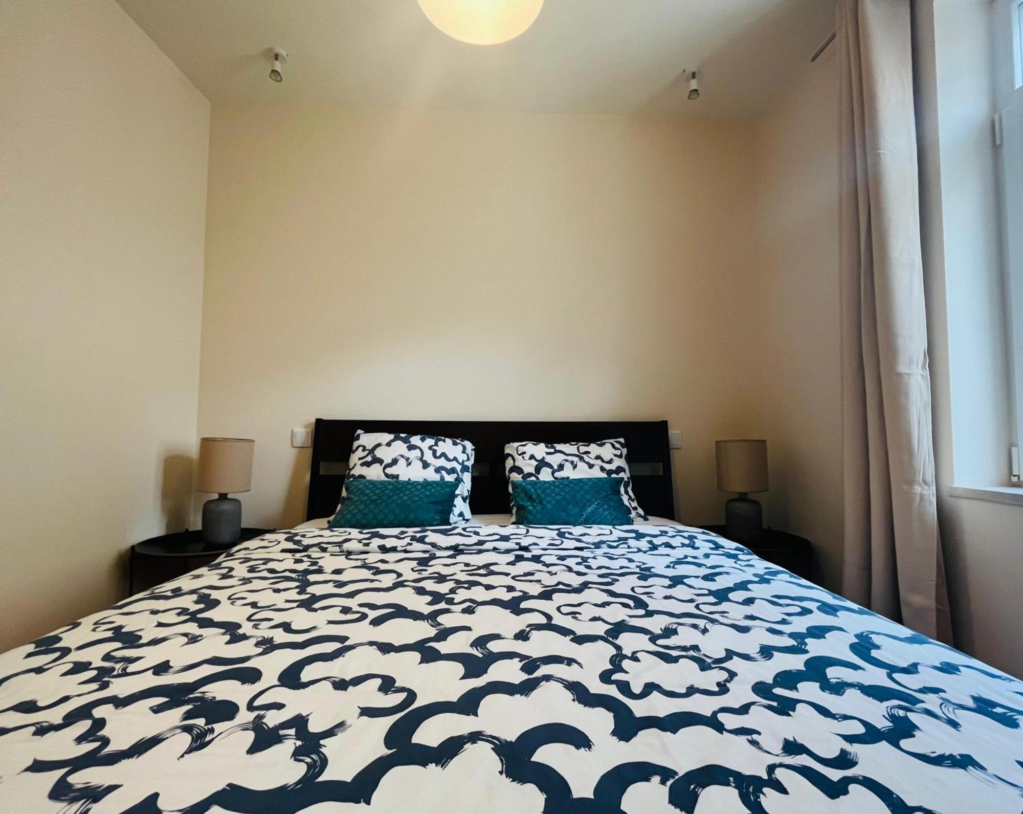 Brandnew Designer's 2-bed 1011d Apartment