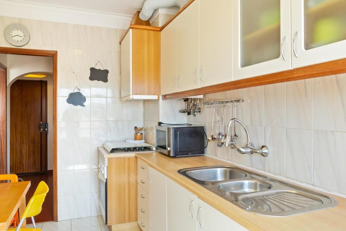 Lovely 2 Bedroom With Terrace In Cascais Lisbon