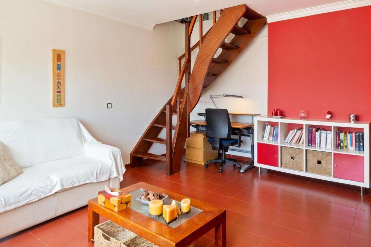 Lovely 2 Bedroom With Terrace In Cascais Lisbon