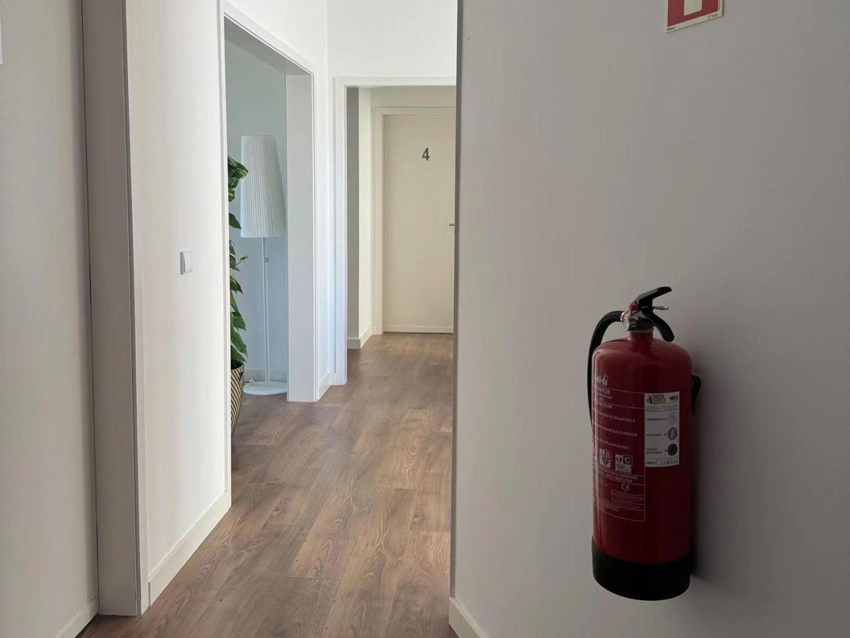 Homestay Comfy Near Metro & Airport Lisbon
