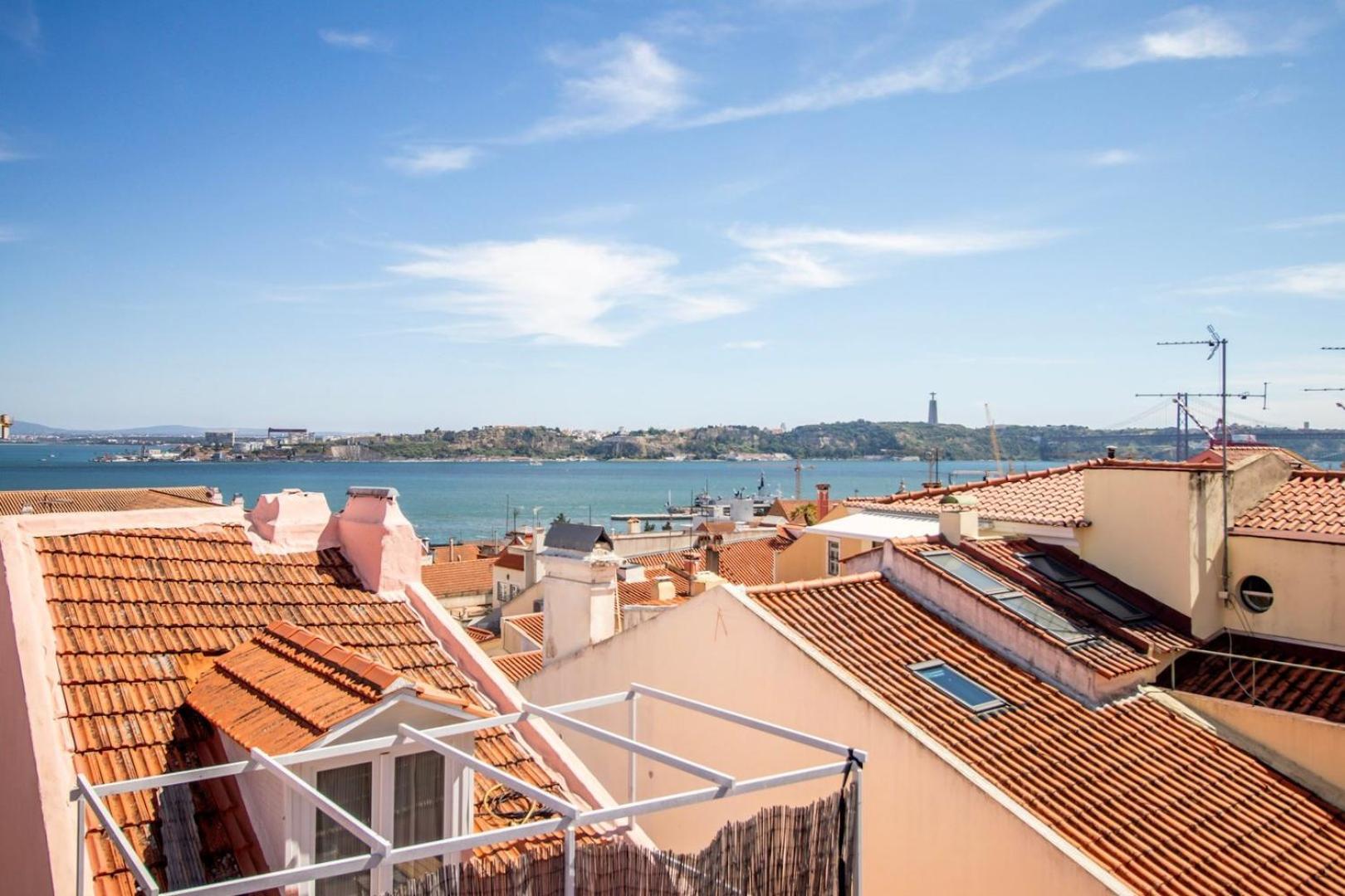 2br Terrace With Tagus View - Air-conditioned | By Airnest Apartment *