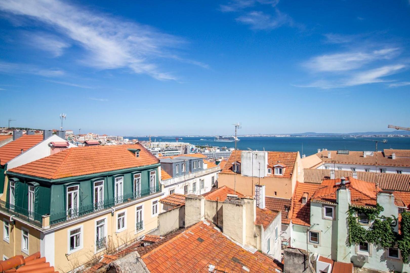 2br Terrace With Tagus View - Air-conditioned | By Airnest Apartment *