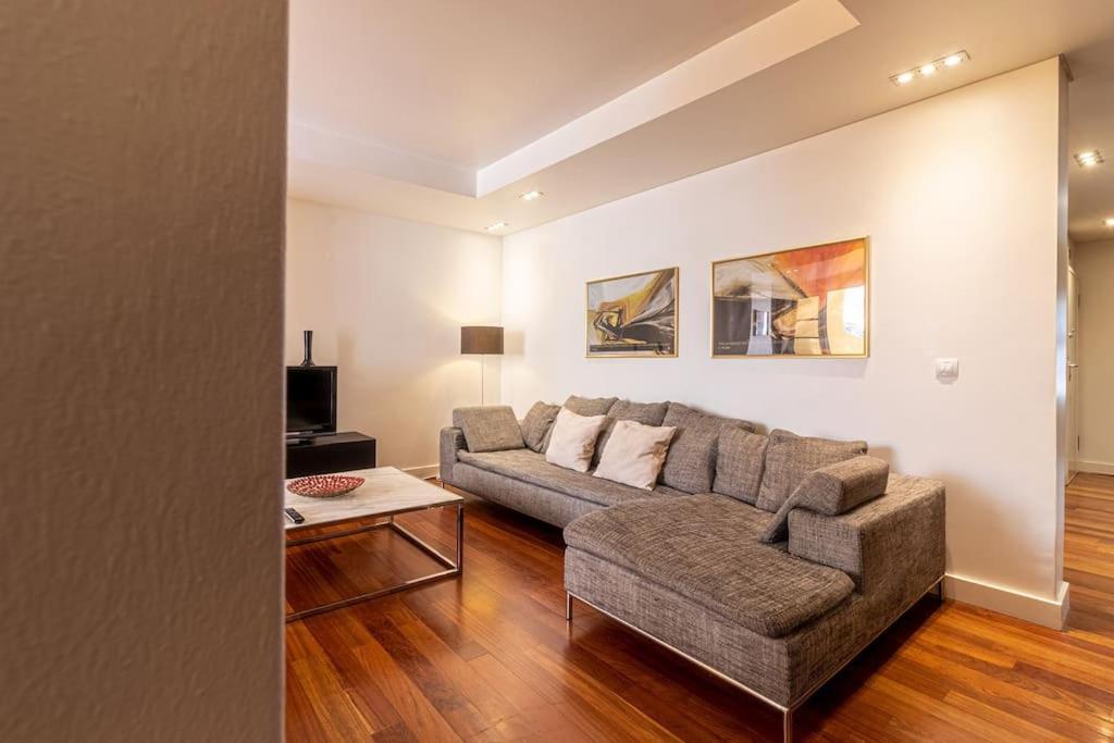 Chiado Deluxe Terrace 3 Bedroom * Lisbon