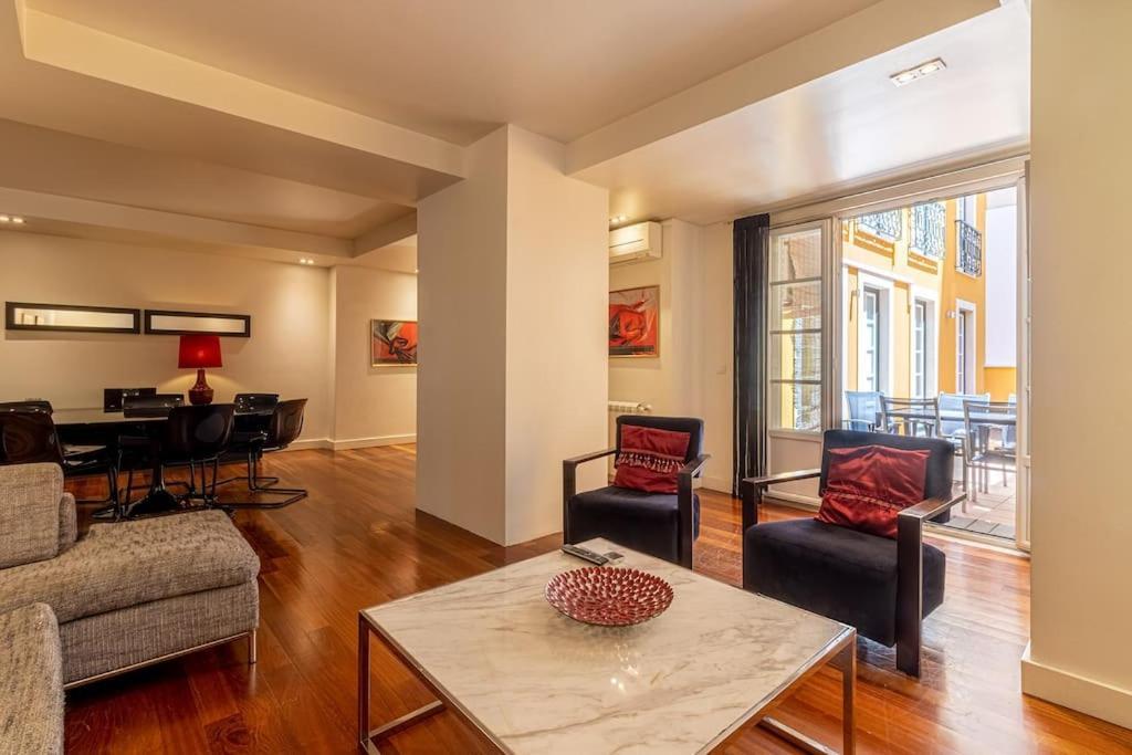 Chiado Deluxe Terrace 3 Bedroom Apartment *