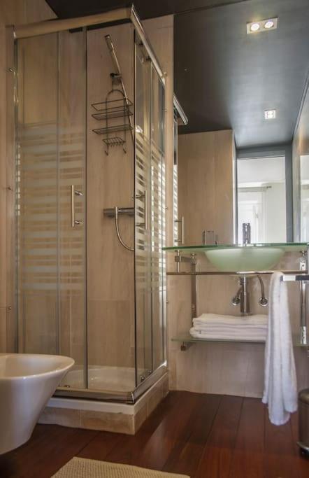 Chiado Deluxe Terrace 3 Bedroom * Lisbon