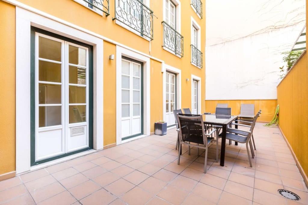Chiado Deluxe Terrace 3 Bedroom Apartment Lisbon